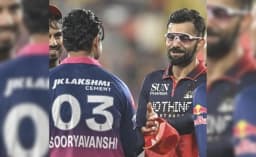 “Virat Kohli’s Heartwarming Gesture for Vaibhav Sooryavanshi Goes Viral After RR vs RCB IPL 2026 Clash”