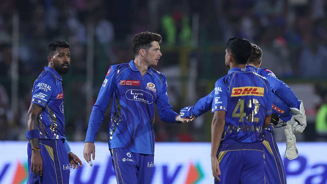 IPL 2026: Mitchell Santner Returns as Mumbai Indians Prepare for High-Scoring Clash vs Delhi Capitals